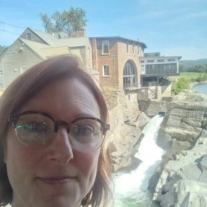 Meet your Posher, Suzanne